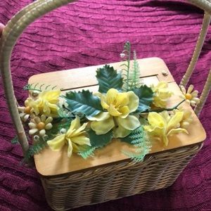 Vintage Basket Purse With Flowers